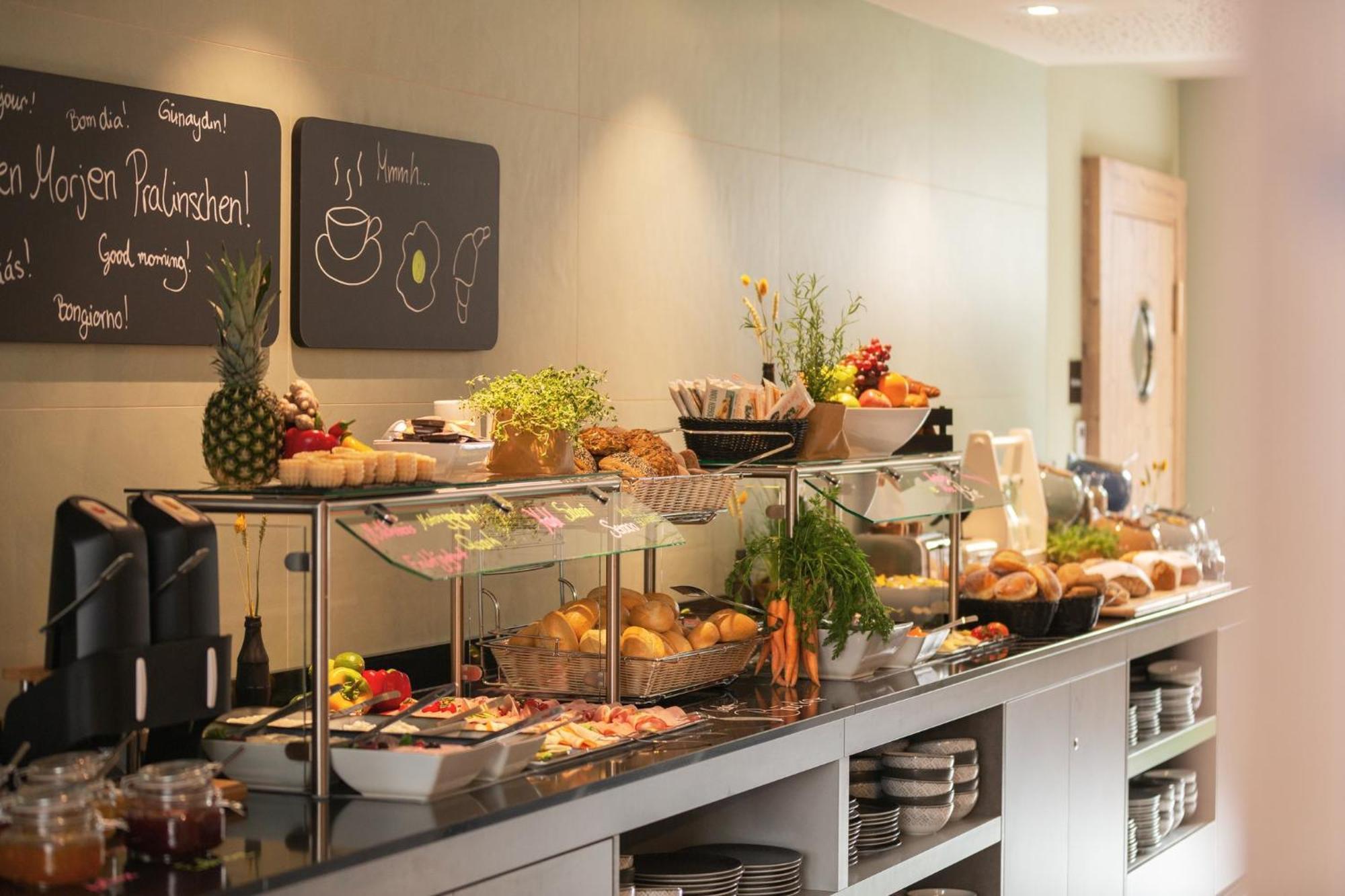 Holiday Inn - The Niu, Mill Cologne Muelheim, An Ihg Hotel Екстериор снимка