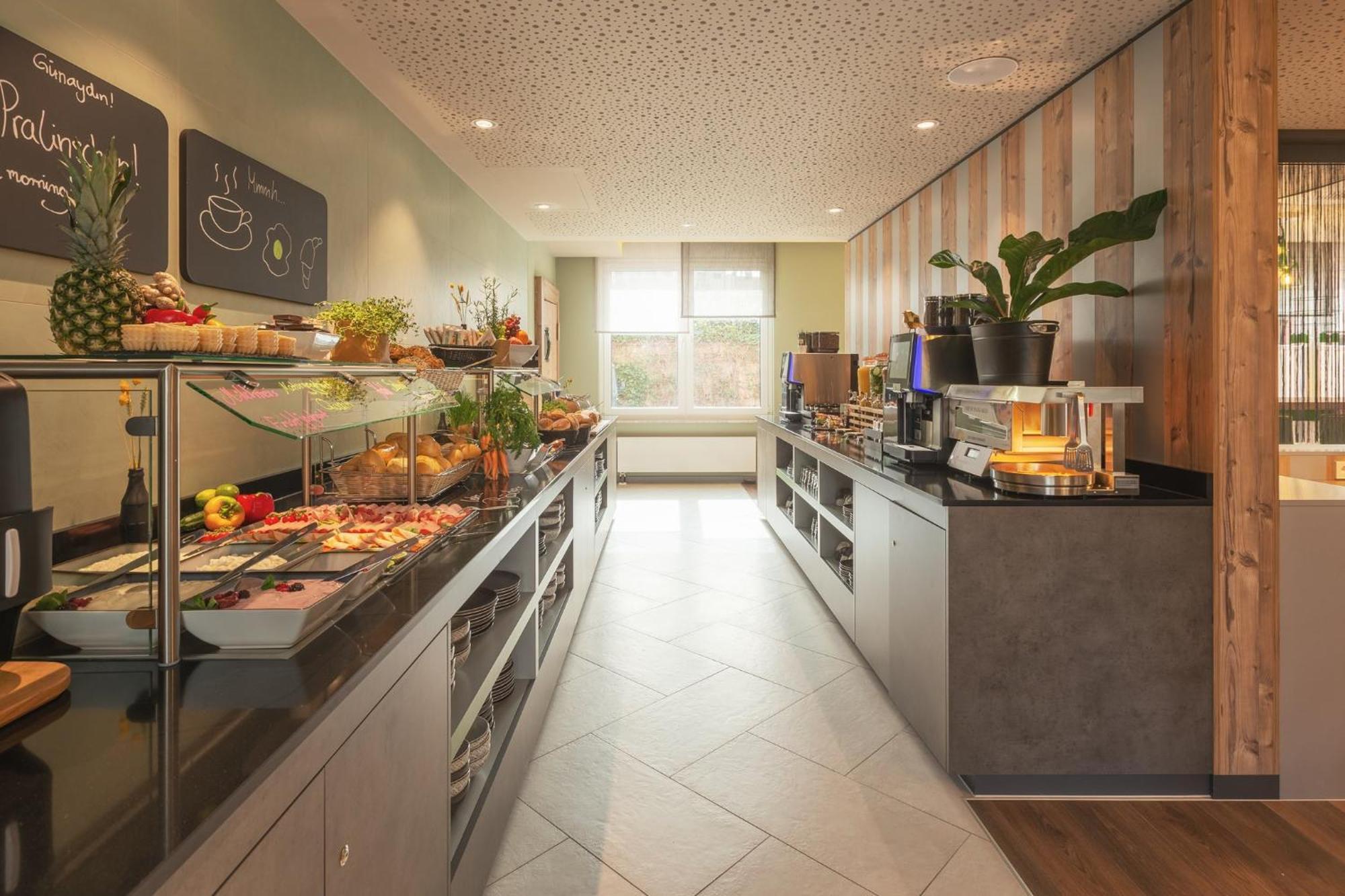 Holiday Inn - The Niu, Mill Cologne Muelheim, An Ihg Hotel Екстериор снимка